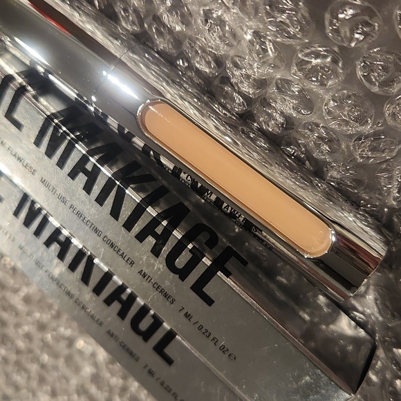 2 IL Makiage Concealers 3.5 - Picture 2 of 6